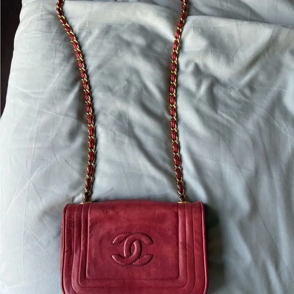 Chanel Red Leather Shoulder Bag - Picture 2 of 15
